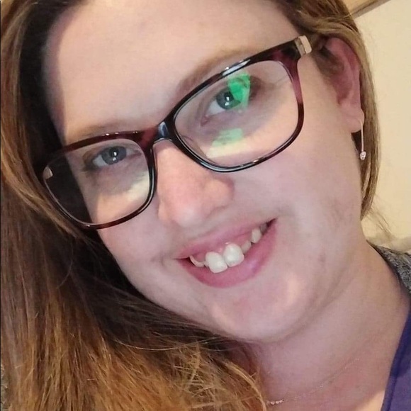 Meet your Posher, Cass - Picture 1 of 4